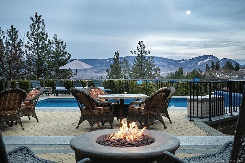 Under The Tree - Bed & Breakfast Kelowna Eksteriør bilde