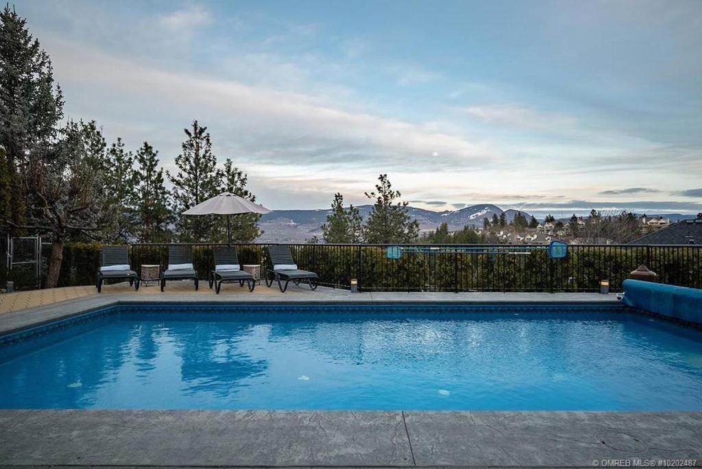 Under The Tree - Bed & Breakfast Kelowna Eksteriør bilde